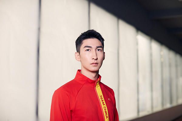 吻胸摸腿扒内裤激情视频真实